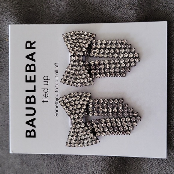 BaubleBar Jewelry - Baublebar gem bow fringe New on card